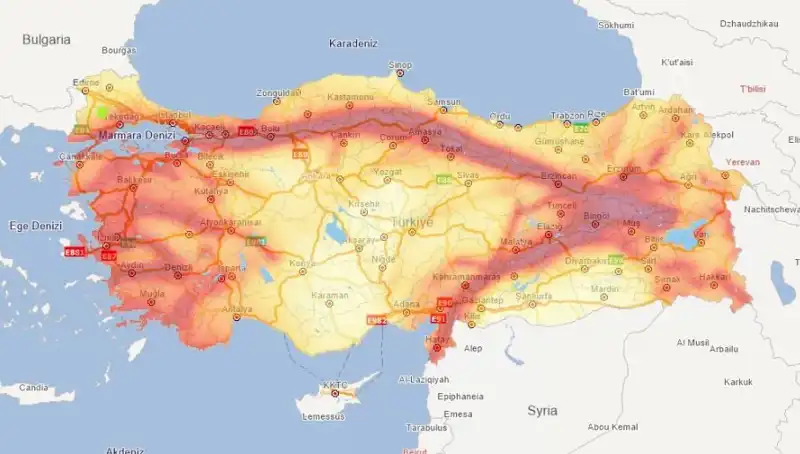Türkiye'nin 2025 Diri Fay Haritası: Hangi Bölgeler Deprem Riski Taşıyor?