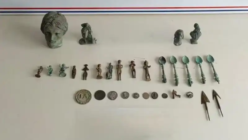 Roma Dönemine Ait Tarihi Eserler, İtalya'da Ele Geçirildi