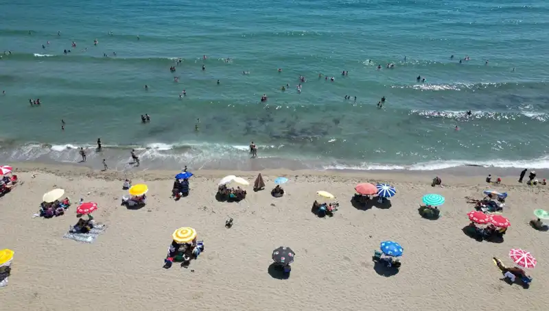 Tekirdağ'da Sıcak Hava Dalgası: Sahiller Dolu, Tatilciler Coştu!