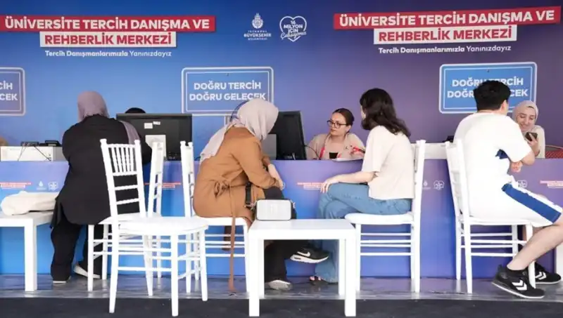 İstanbul’da 24 Yeni İBB Tercih Danışma ve Rehberlik Merkezi Açıldı