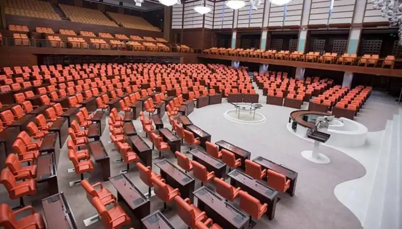 Siyasi Partilerin Bayramlaşma Programları Açıklandı: Heyecan Dorukta!