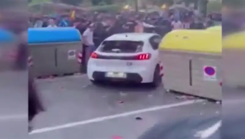 Aracın Taraftarlar Arasına Dalması: 13 Yaralı, Olayın Perdesi Aralanıyor