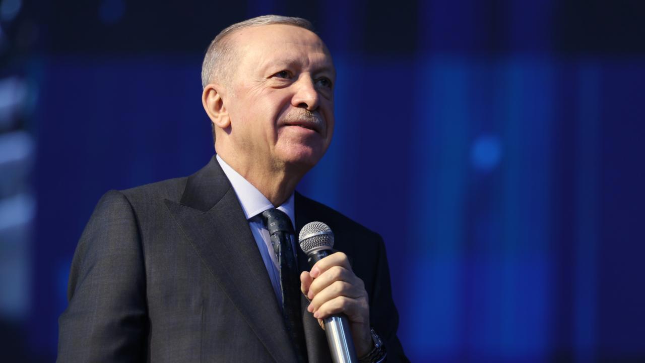 Cumhurbaşkanı Erdoğan'dan İş Dünyasına Çağrı: "Yatırımları Ülkemize Yapın"