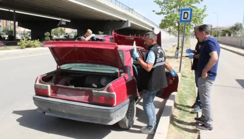 Yenisi için aracını çalan hırsız, yakıt izinde dikkat çekti!