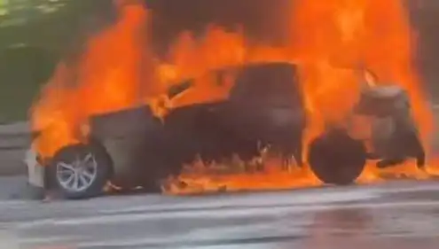 15 Temmuz Şehitler Köprüsü'nde Araç Yangını: Trafikte Sıkışıklık ve Panik