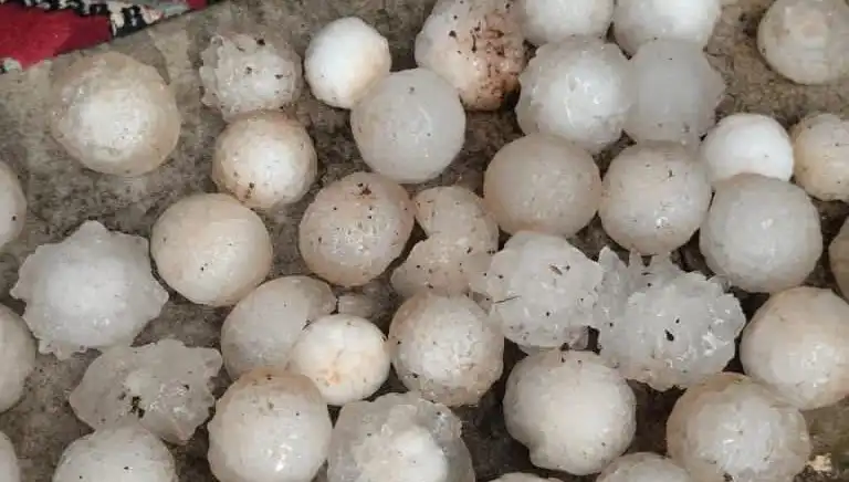 Şanlıurfa'da Şok Eden Doğa Olayı: Kar Topu Büyüklüğünde Dolu Yağdı