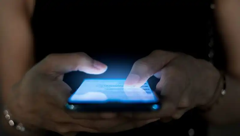 Narsisizmin Gizli Belirtisi: Telefon Kullanımı Üzerine Şok Edici Gerçekler