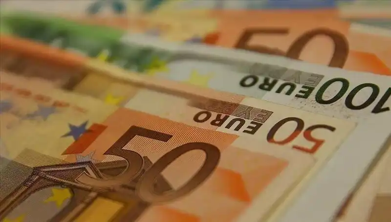 Euro, Zirve Noktasından Geriledi: Ekonomistler Ne Diyor?