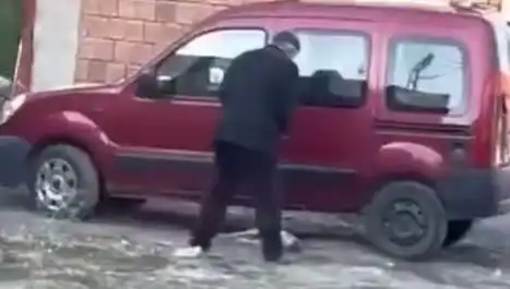 Sokak Ortasında Köpeğe Şiddet: Hayvanseverlerin Tepkisi Büyüyor