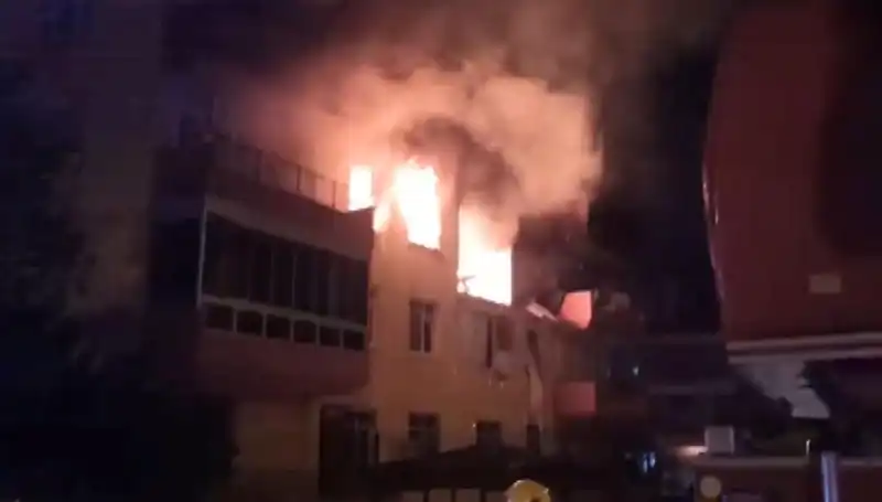 Konya'da Dört Katlı Bina Doğalgaz Patlaması: 12 Yaralı