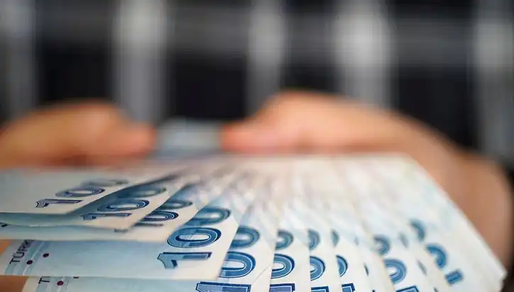 Emekli Promosyon Kampanyaları 2025: Bankaların Rekabetiyle Büyüyen Avantajlar