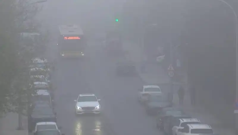 İstanbul'da Sis Görüş Mesafesini Düşürdü, Havada Belirsizlik Hakim