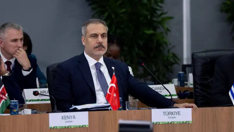 BRICS Zirvesi'nde Bakan Fidan'dan Kritik Yapay Zeka Uyarısı