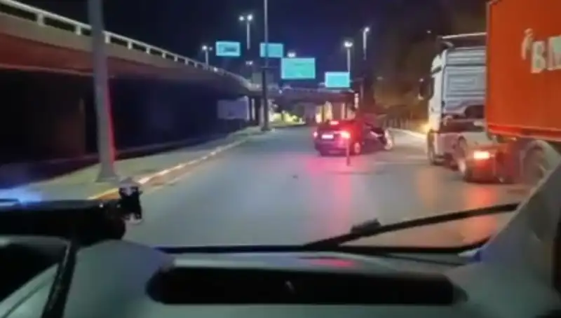 İstanbul'da Dev Kaçakçılık Operasyonu: 36 Milyon TL'lik Mühürlü Ürünler Ele Geçirildi