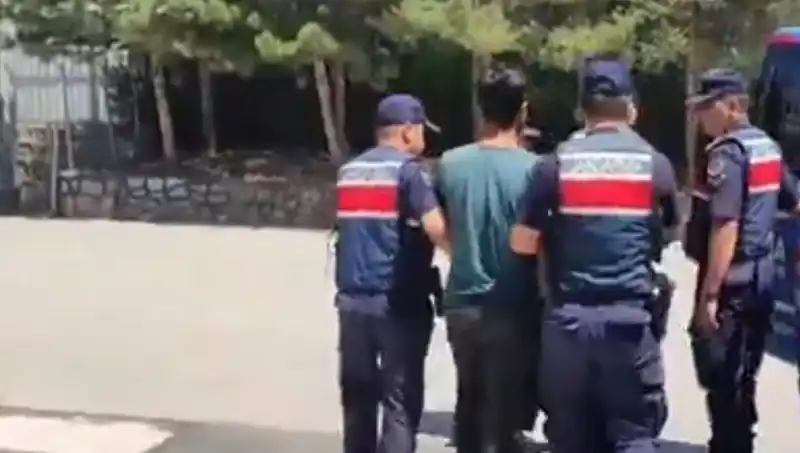 DAEŞ'e Yönelik 14 İlde Gerçekleştirilen Dev Operasyon: 26 Gözaltı