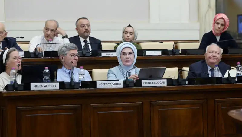 Emine Erdoğan'dan Vatikan'da Küresel Barış İçin Çarpıcı Mesaj: "Dünya Beşten Büyüktür"