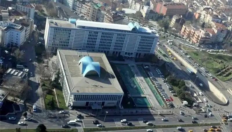 İBB Soruşturmasında Sızan Mesajlar: "Enderun" WhatsApp Grubu Gündemde