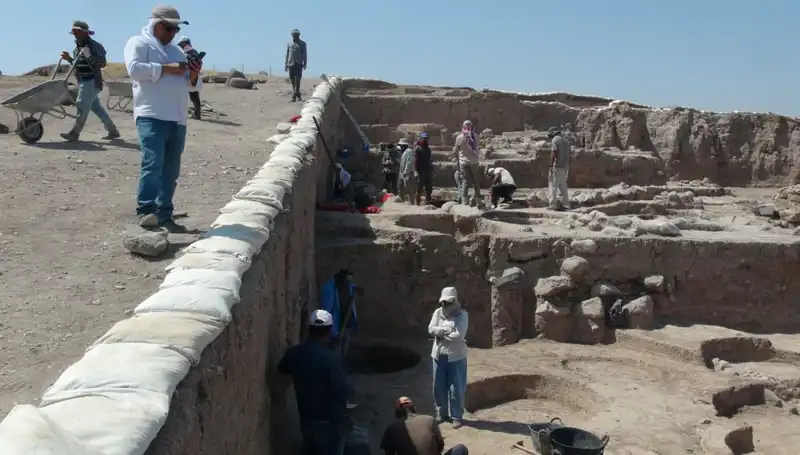Oylum Höyük'te Kazı Çalışmaları, Sıcak Havada Devam Ediyor!