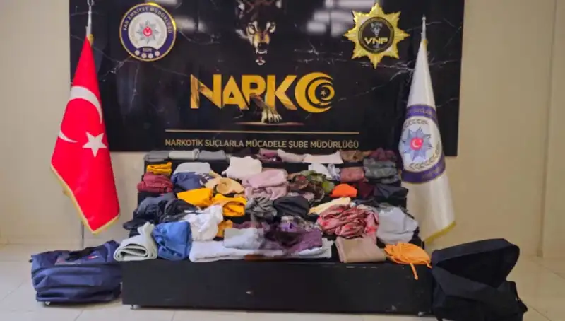 32 Kilo Metamfetamin ile Yakalanan Şüpheli Aksiyon Filmlerini Aratmıyor