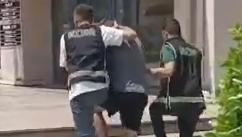 Sahte Dövizle Alışveriş Yapan Turist Sınır Dışı Edildi: Olayın Detayları Şok Etti!