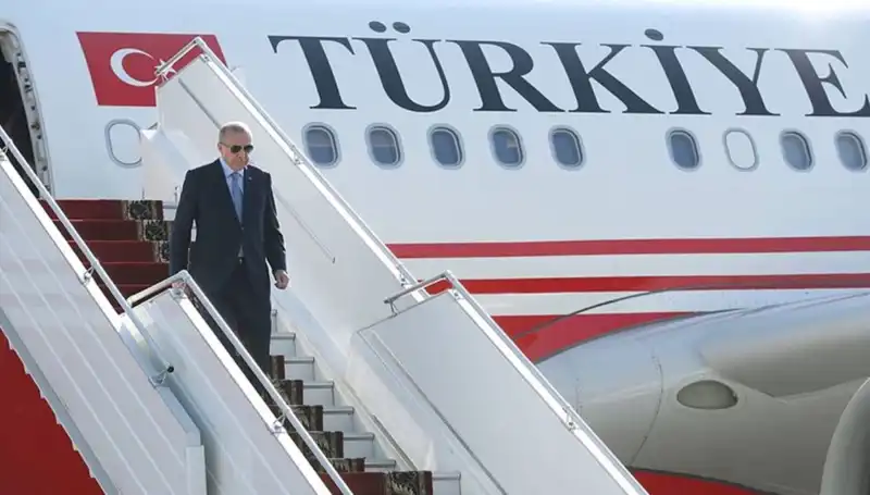 Cumhurbaşkanı Erdoğan İtalya'dan Döndü: Gelişmeler ve Değerlendirmeler