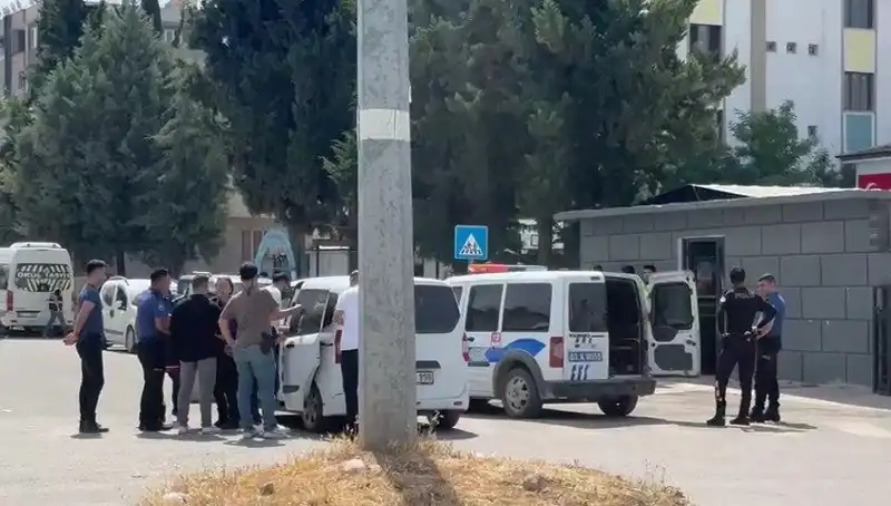 Adliye Önünde Aileler Arasında Arbedede 5 Yaralı, 7 Gözaltı Alındı
