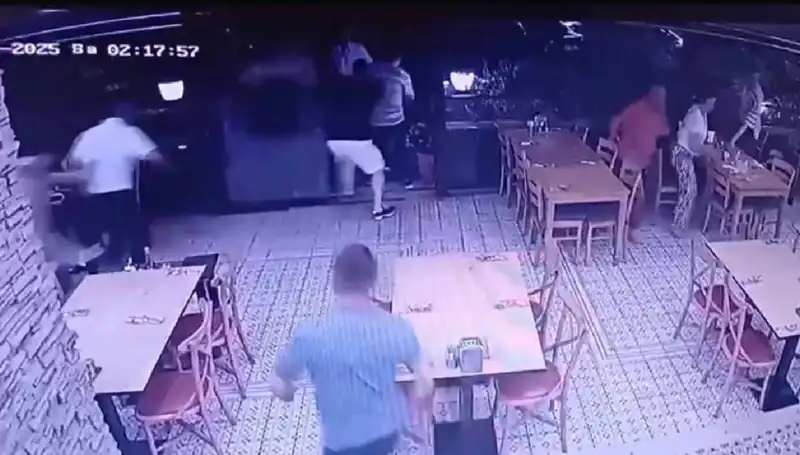 Güvenlik Kamerasında Deprem Anı: Şoke Eden Görüntüler
